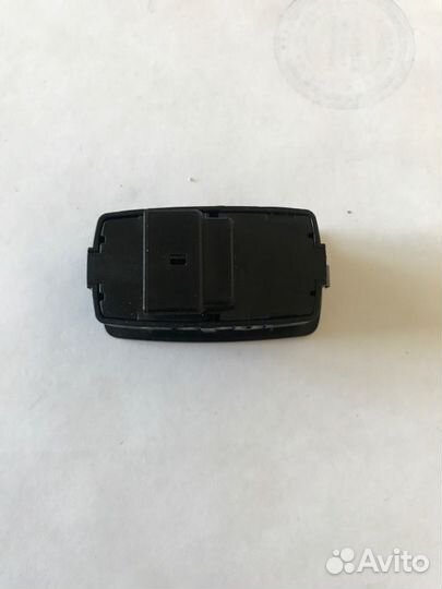 Кнопка закрывания багажника Porsche Cayenne 958