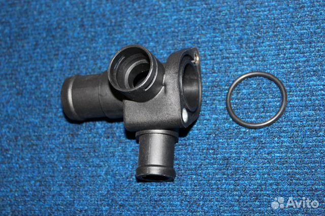 Фланец ож ауди 1. Фланец охлаждения а4. 6 фланец охлаждающей жидкости. Тройник охлаждения пассат б5 1. Vag 028 121 053 n аналог.