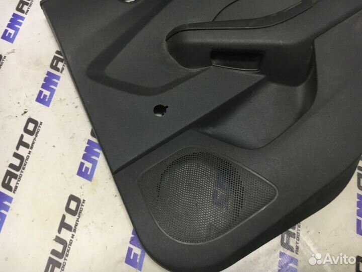 Обшивка двери задней правой Форд Фокус 3