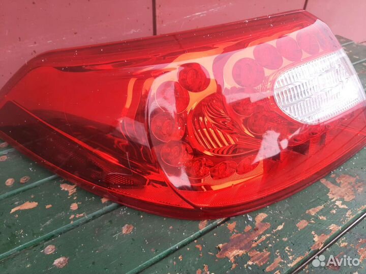 Фонарь Infiniti M25 M37 M56 Y51
