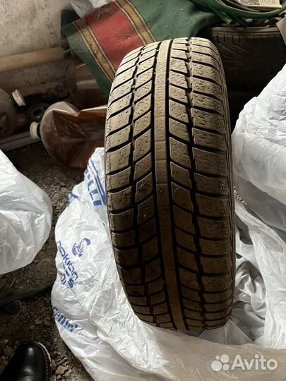 RoadX RX Frost WH01 185/65 R15 92T