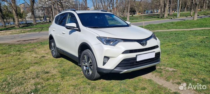 Прокат автомобиля Toyota RAV4 2.5 ат