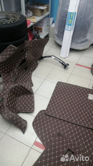 Комплект пола и ковриков для Мазда сх 9. 2020года