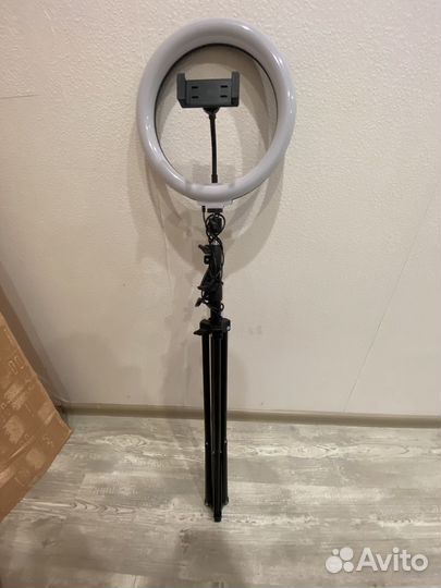 Штатив для телефона с лампой