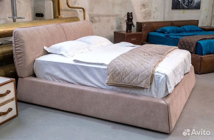 Дизайнерская кровать king-size