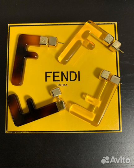 Шикарные серьги fendi