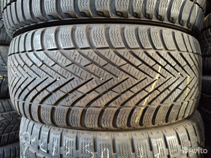 Pirelli Winter Cinturato 215/50 R17 T