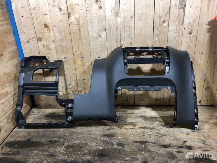 Накладка торпедо подрулевая VW Golf Plus