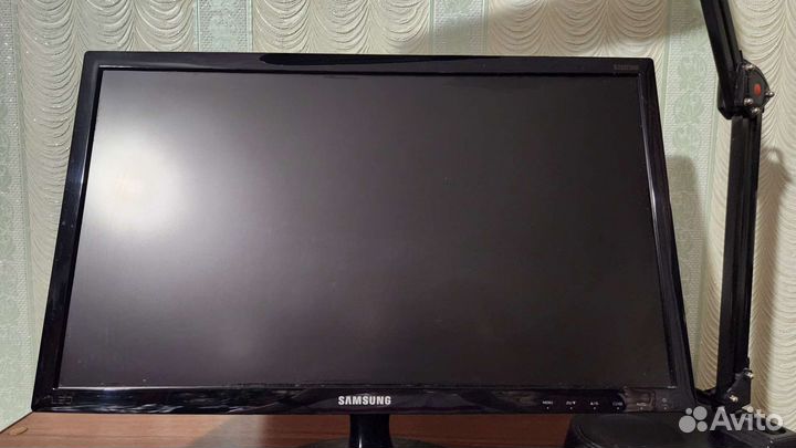 Монитор Samsung 22 дюйма