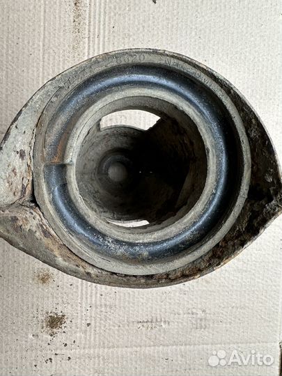 Опора заднего амортизатора Kia Magentis