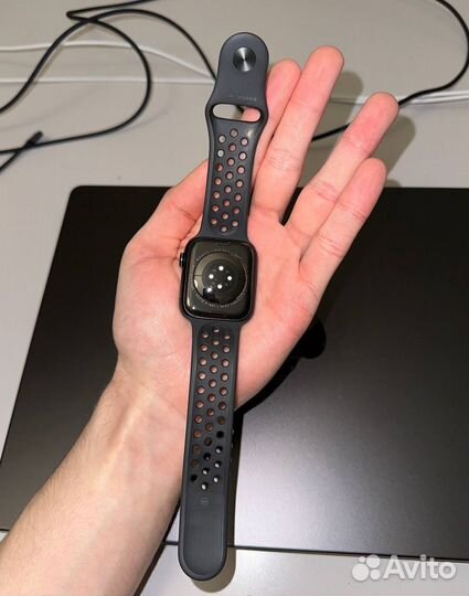 Apple Watch 7 45mm Nike