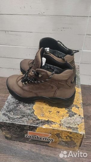 Трекинговые ботинки zamberlan