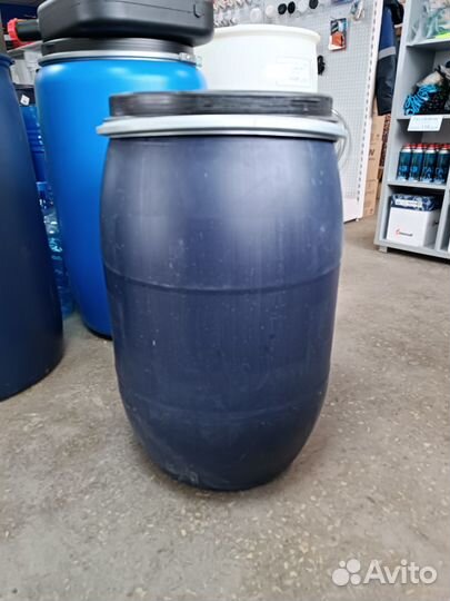 Бочка пластиковая 127 л. б/у