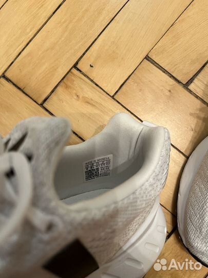 Кроссовки adidas