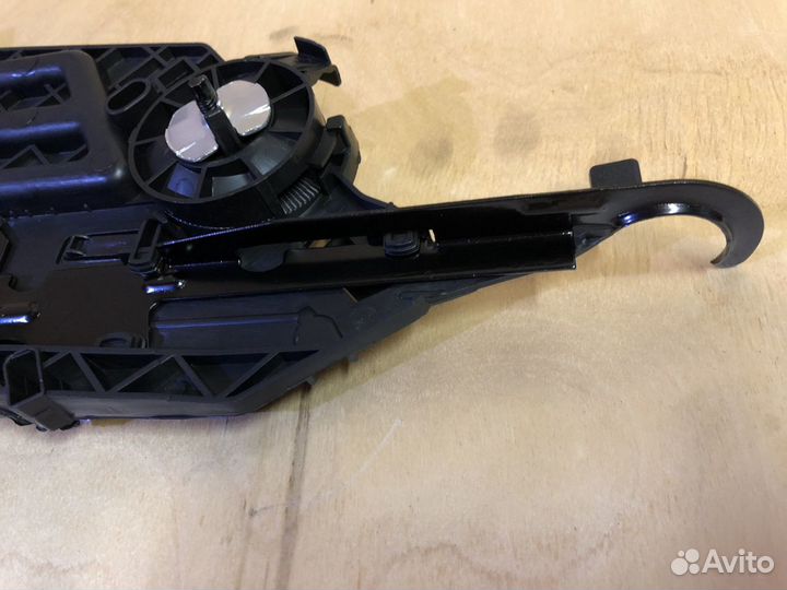 Крепление фары octavia