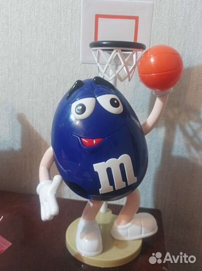 MM's диспенсер