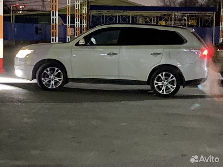 Mitsubishi Outlander 3.0 AT, 2014, 270 000 км
