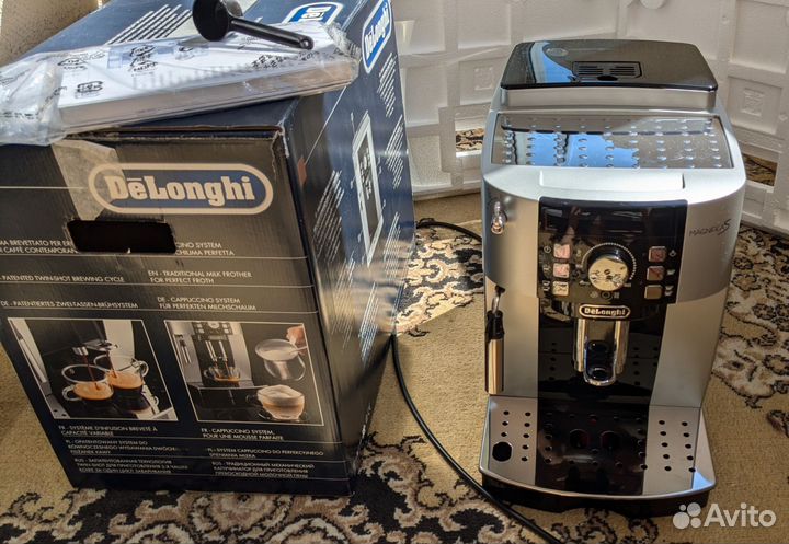 Кофемашина delonghi magnifica s