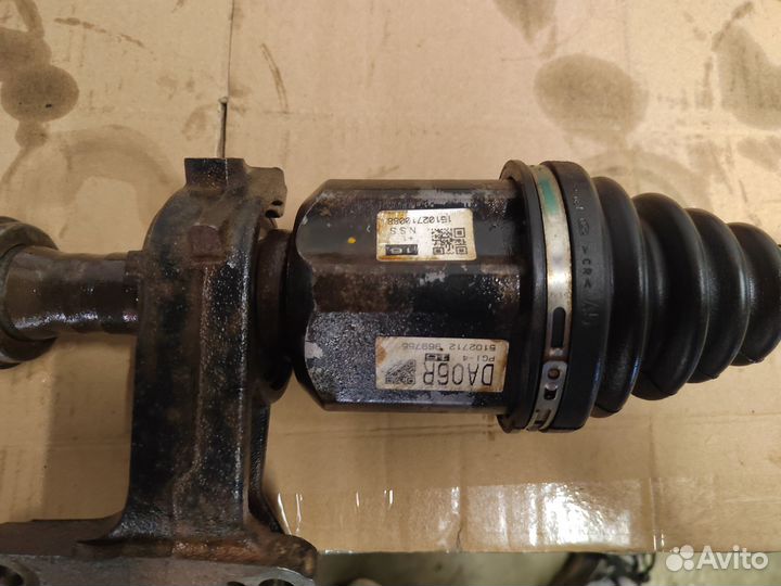 Приводной вал правый Toyota RAV4