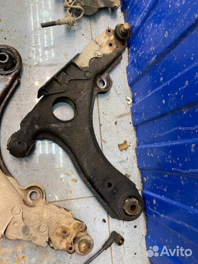 Рычаг левый правый Volkswagen Passat B3