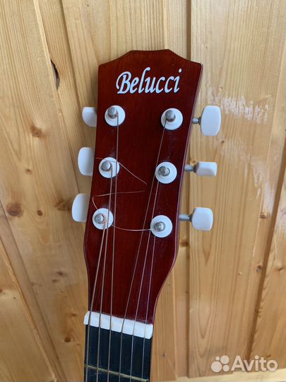 Акустическая гитара