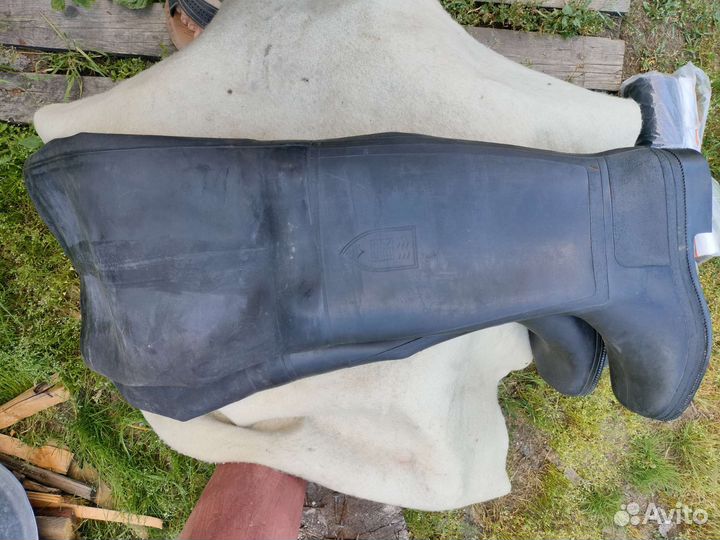 Резиновые сапоги болотные