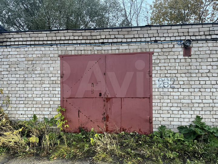 Гараж, > 30 м²