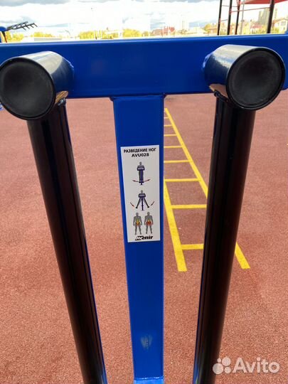 Уличный тренажер разведение ног AVU028