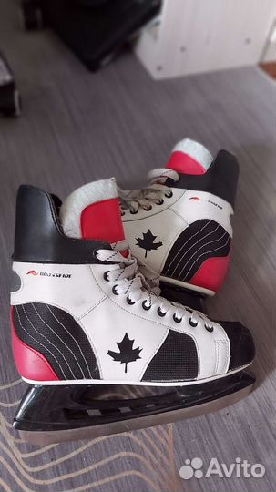 Коньки хоккейные