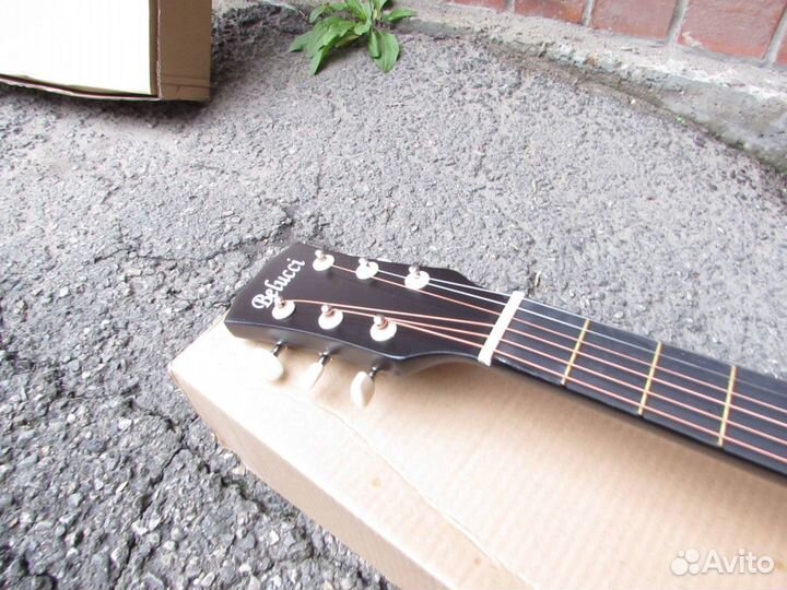 Гитара акустика