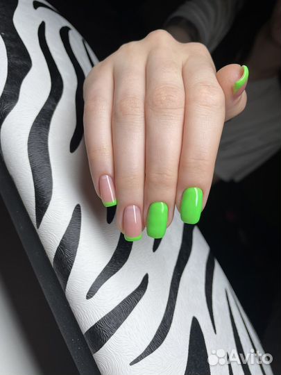 Маникюр с покрытием гель-лаком