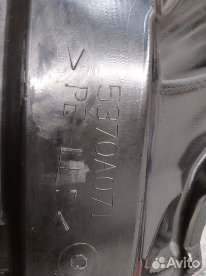 Подкрылок передний Mitsubishi Outlander II (2005—2