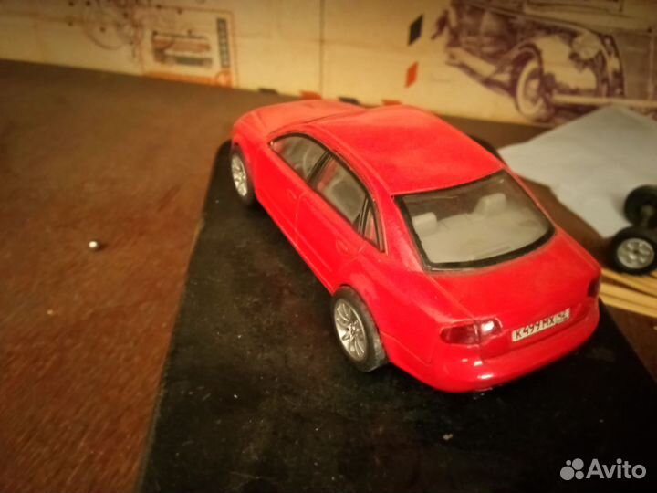 Модель автомобиля 1:43