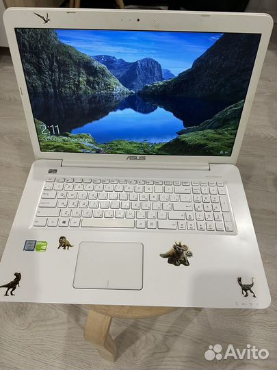 Ноутбук asus