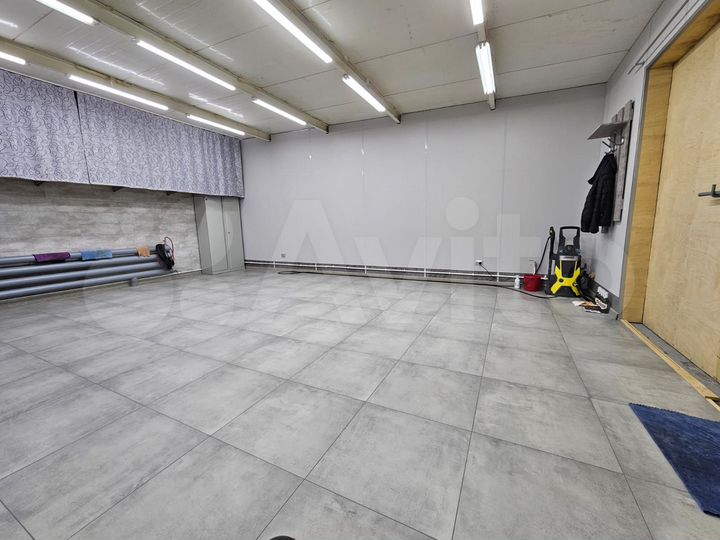 Гараж, > 30 м²