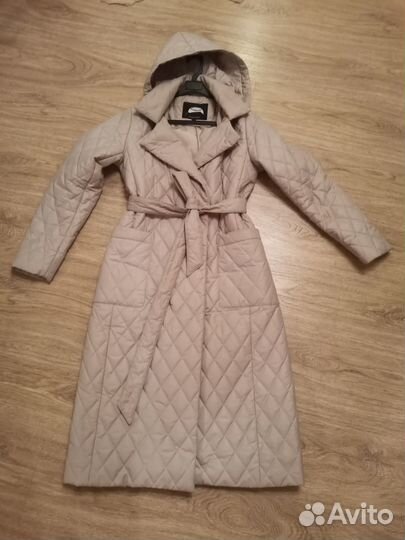 Продаю стеганое пальто р. 42