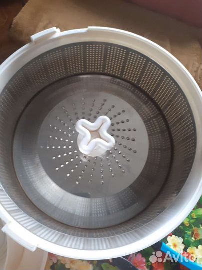 Электросоковыжималка Дачница