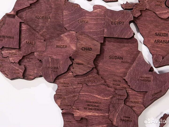 Карта мира из дерева