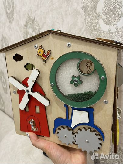 Бизиборд домик