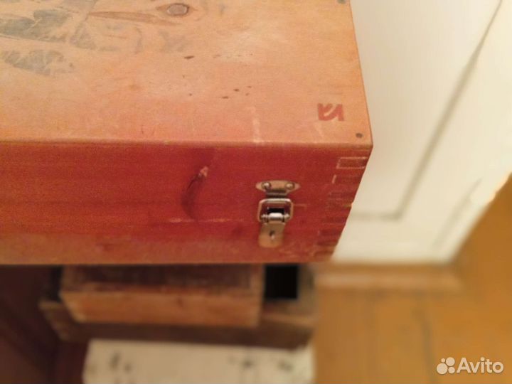 Большие советские ящики с застëжками