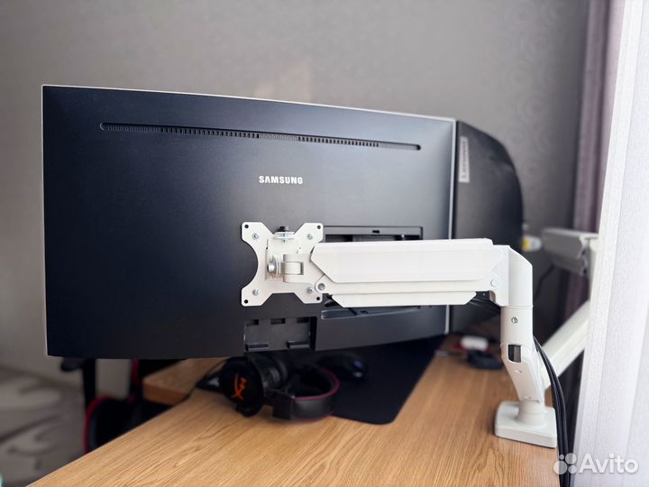 Кронштейн для двух мониторов настольный