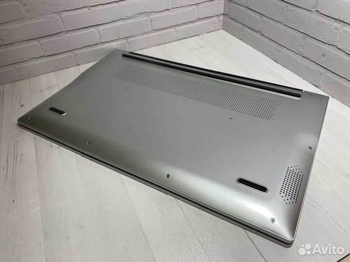 Шустрый ноутбук Intel Celeron/16gb/SSD