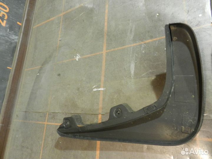 Брызговик задний правый - Jaguar XJ