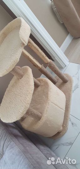 Домик лежанка для кошки с когтеточкой