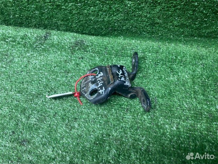 Петля двери задняя левая Kia Spectra