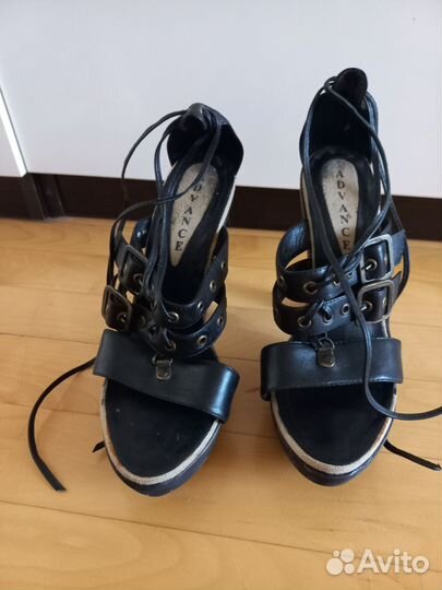 Босоножки женские 35 размер бу