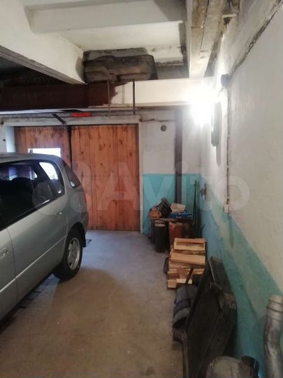 Гараж, > 30 м²