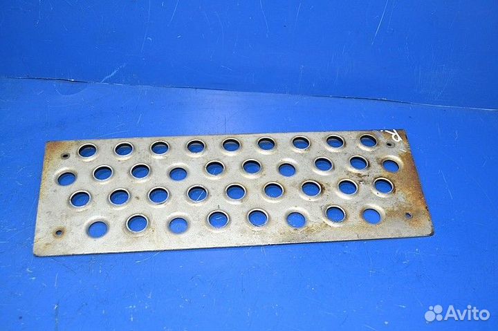 Ступенька подножки нижняя, правая mercedes-benz Ac