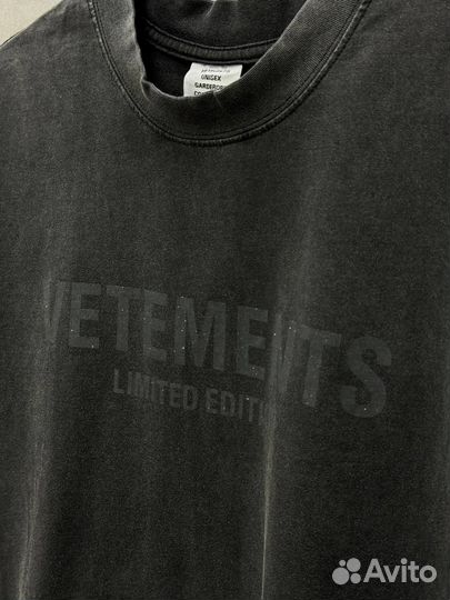 Стильная футболка Vetements