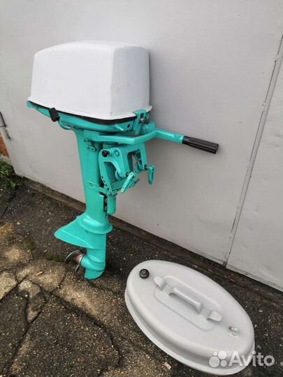 Продаю лодочный мотор Ветерок 8